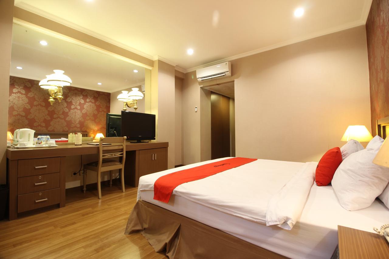 Reddoorz Premium @ Slamet Riyadi 2 Solo المظهر الخارجي الصورة