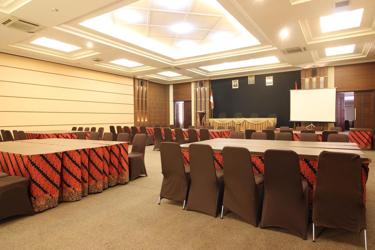 Reddoorz Premium @ Slamet Riyadi 2 Solo المظهر الخارجي الصورة