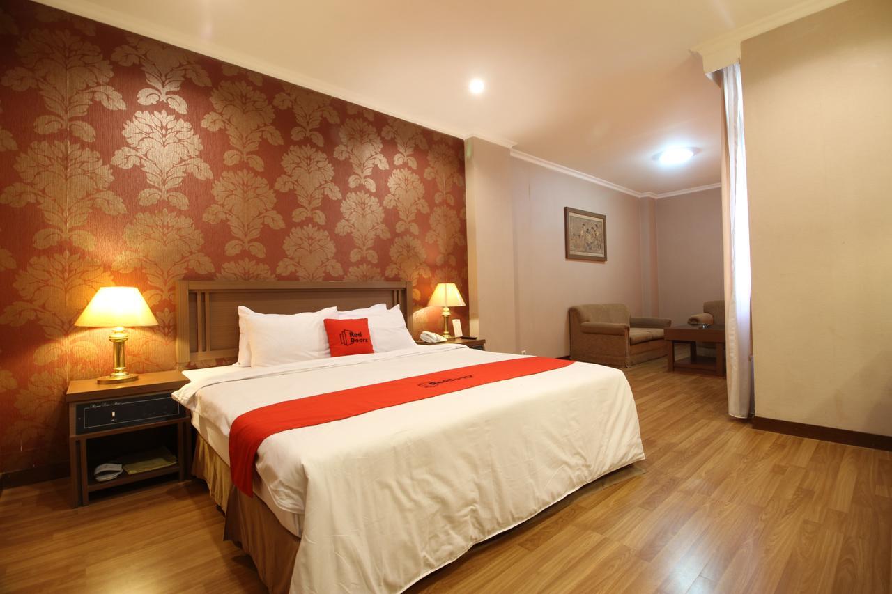 Reddoorz Premium @ Slamet Riyadi 2 Solo المظهر الخارجي الصورة