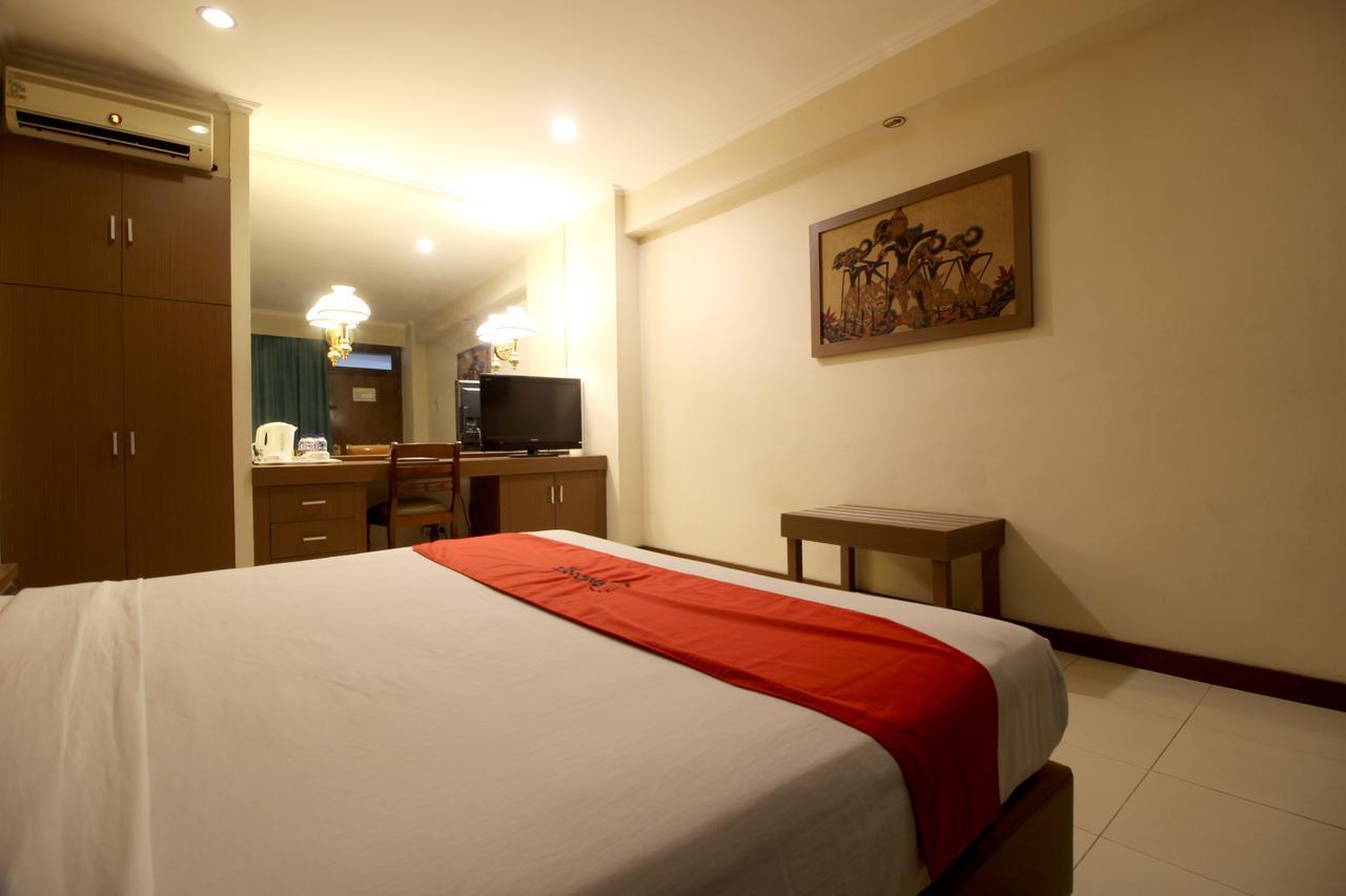 Reddoorz Premium @ Slamet Riyadi 2 Solo المظهر الخارجي الصورة