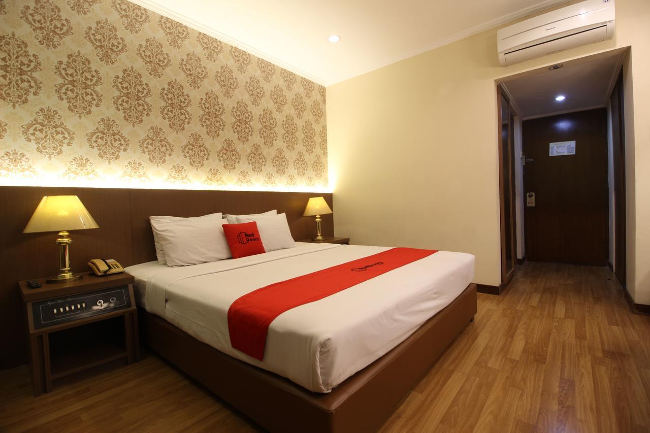Reddoorz Premium @ Slamet Riyadi 2 Solo المظهر الخارجي الصورة