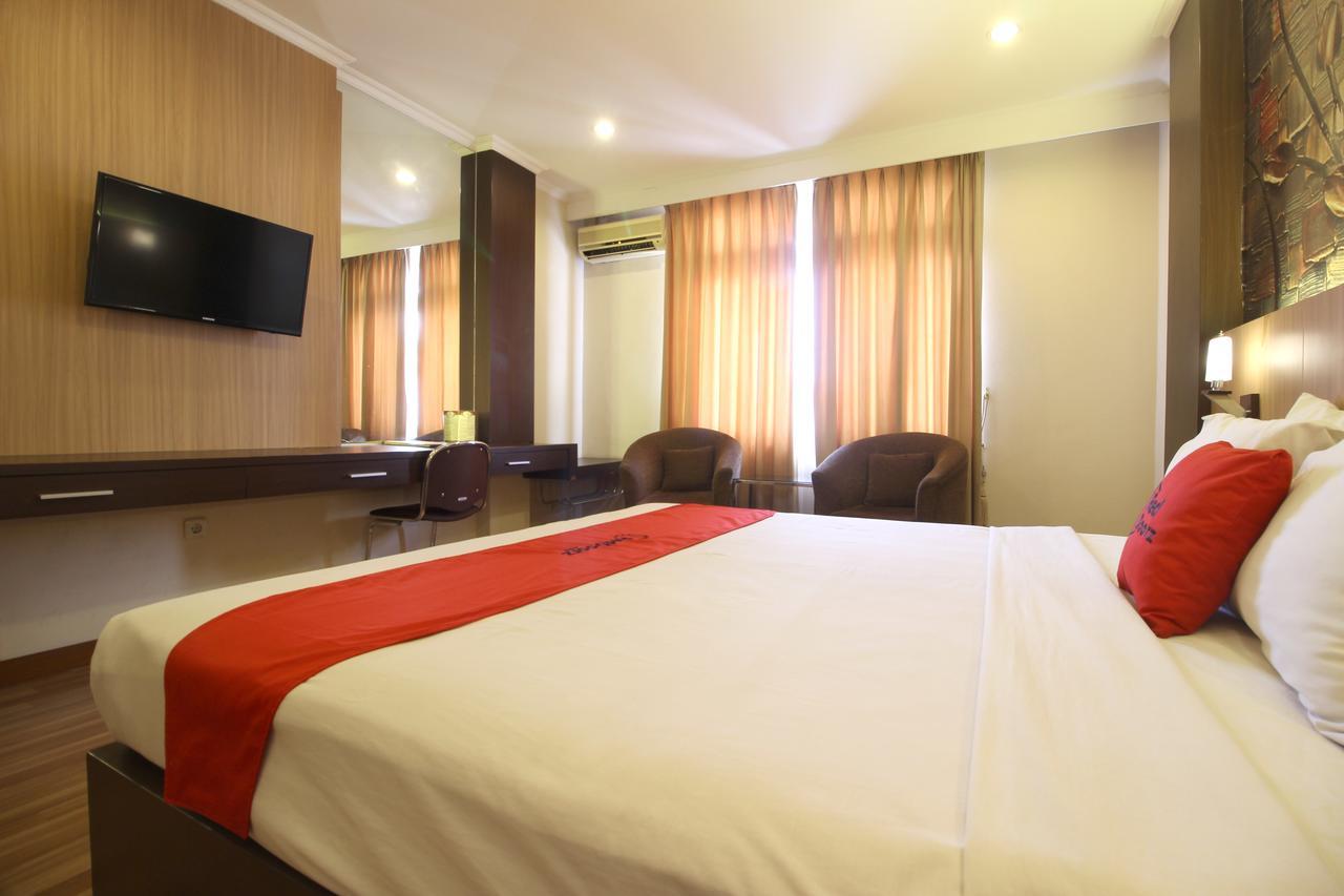 Reddoorz Premium @ Slamet Riyadi 2 Solo المظهر الخارجي الصورة