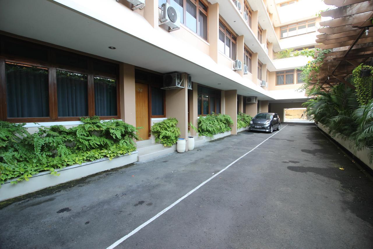 Reddoorz Premium @ Slamet Riyadi 2 Solo المظهر الخارجي الصورة