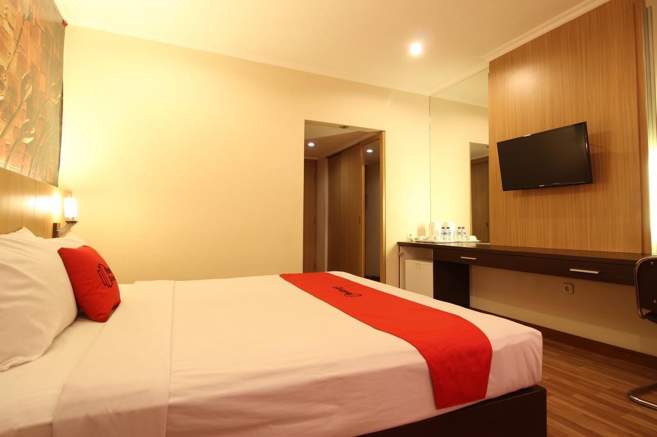 Reddoorz Premium @ Slamet Riyadi 2 Solo المظهر الخارجي الصورة