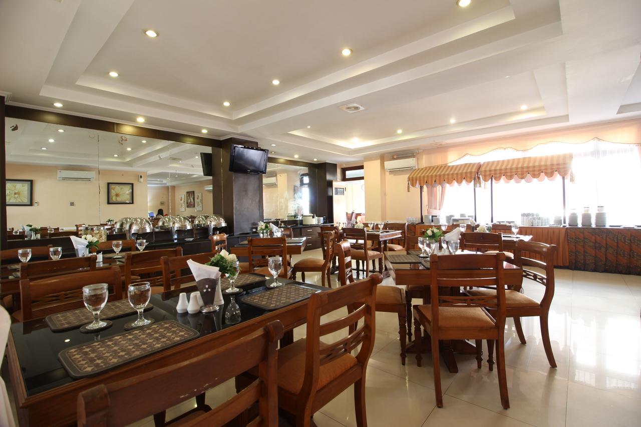 Reddoorz Premium @ Slamet Riyadi 2 Solo المظهر الخارجي الصورة