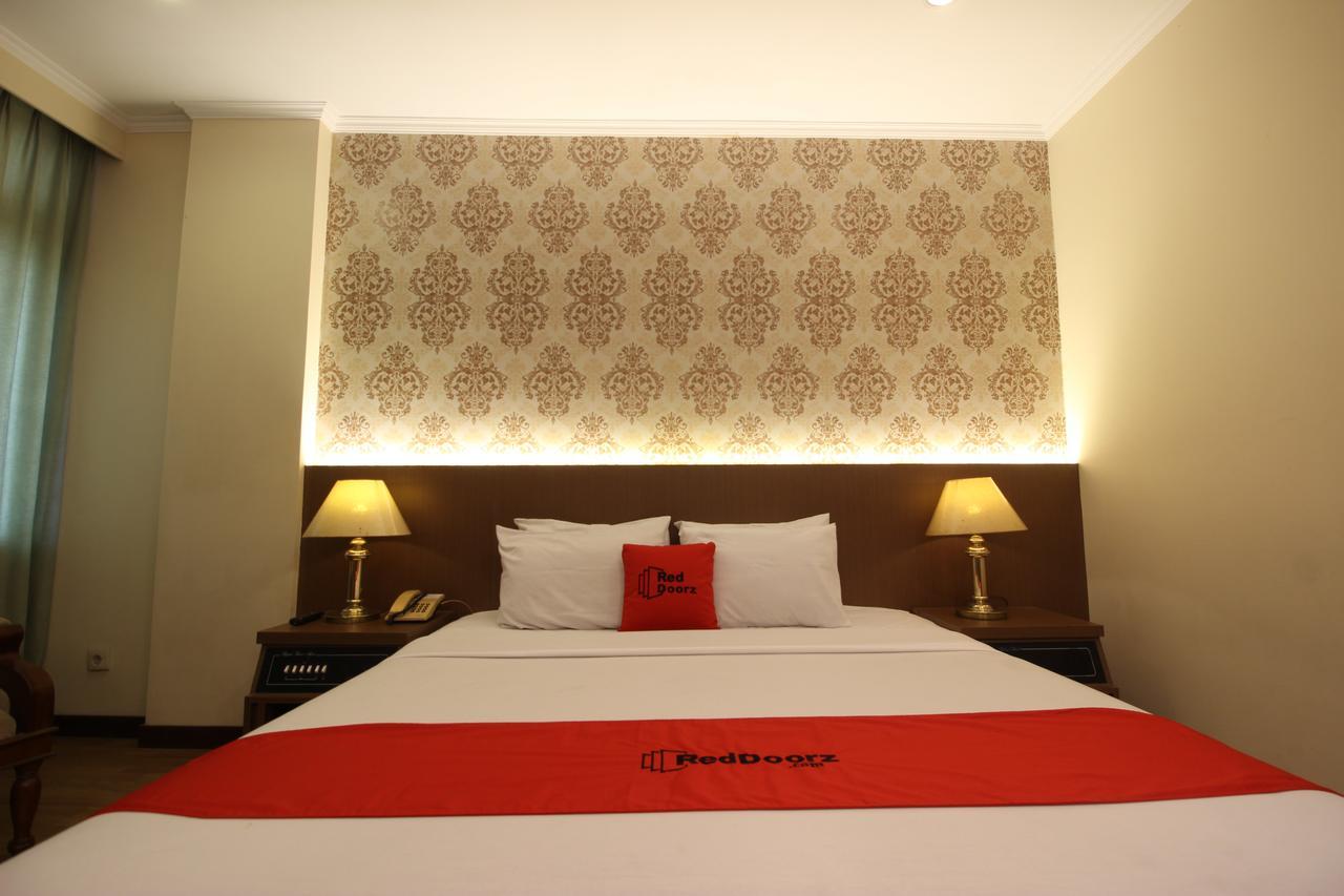 Reddoorz Premium @ Slamet Riyadi 2 Solo المظهر الخارجي الصورة