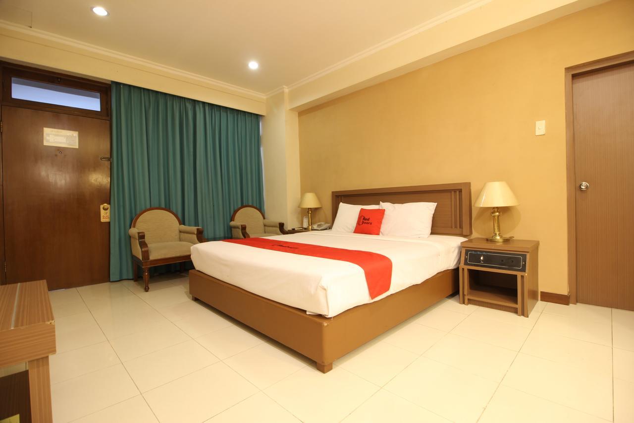 Reddoorz Premium @ Slamet Riyadi 2 Solo المظهر الخارجي الصورة