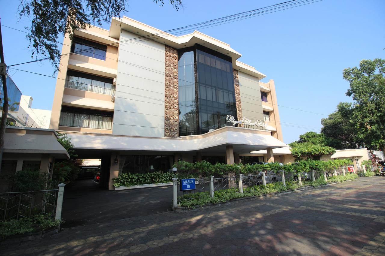Reddoorz Premium @ Slamet Riyadi 2 Solo المظهر الخارجي الصورة
