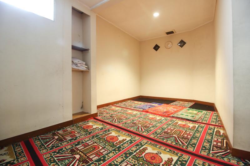 Reddoorz Premium @ Slamet Riyadi 2 Solo المظهر الخارجي الصورة