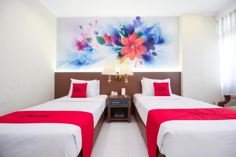 Reddoorz Premium @ Slamet Riyadi 2 Solo المظهر الخارجي الصورة