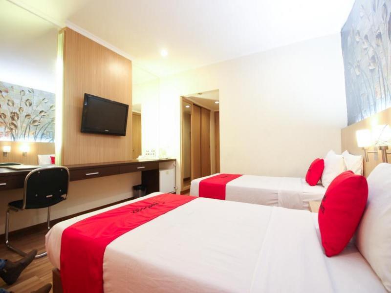Reddoorz Premium @ Slamet Riyadi 2 Solo المظهر الخارجي الصورة