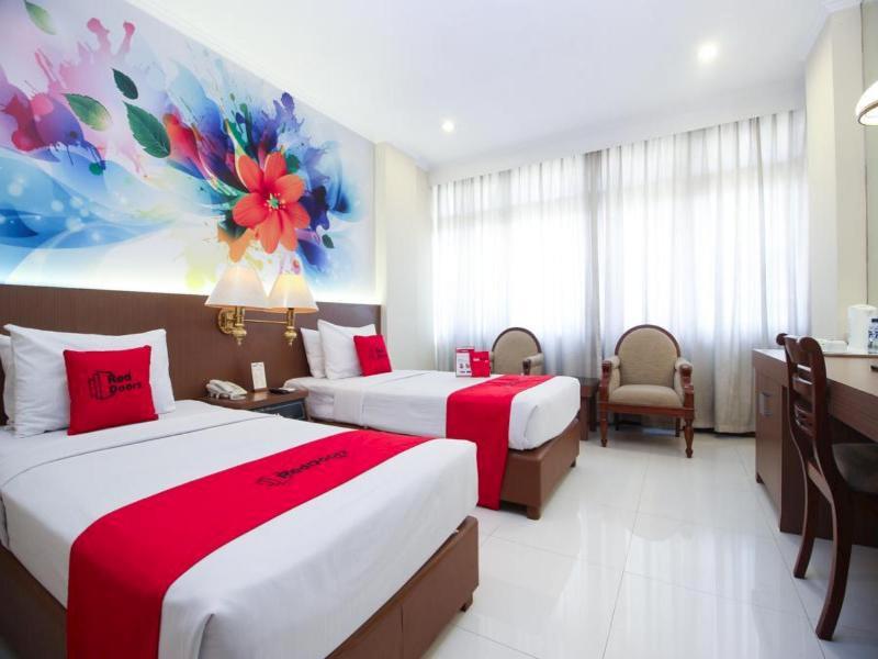 Reddoorz Premium @ Slamet Riyadi 2 Solo المظهر الخارجي الصورة