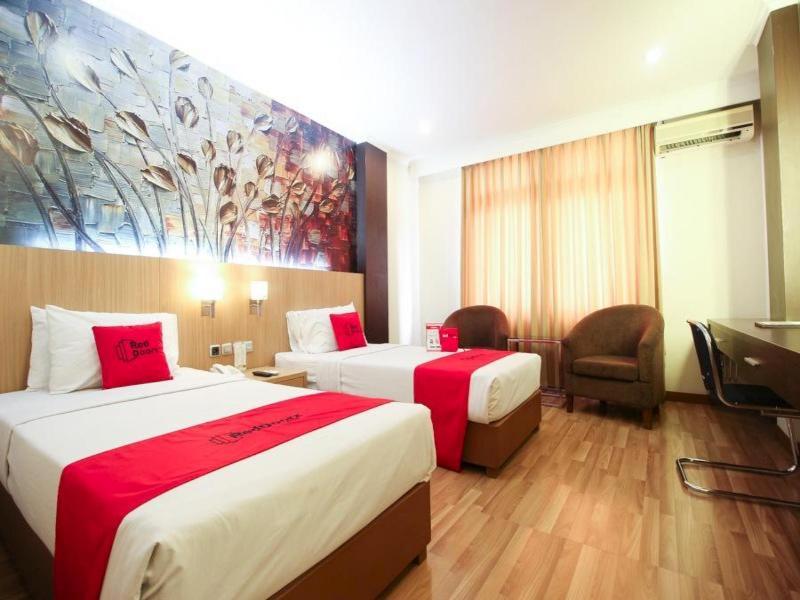 Reddoorz Premium @ Slamet Riyadi 2 Solo المظهر الخارجي الصورة