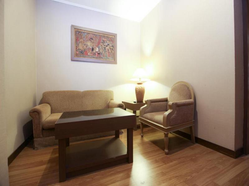 Reddoorz Premium @ Slamet Riyadi 2 Solo المظهر الخارجي الصورة