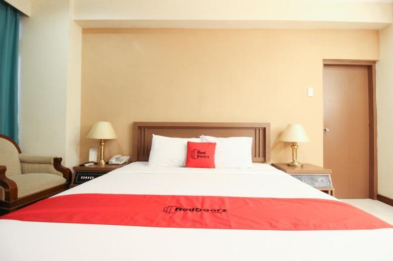 Reddoorz Premium @ Slamet Riyadi 2 Solo المظهر الخارجي الصورة